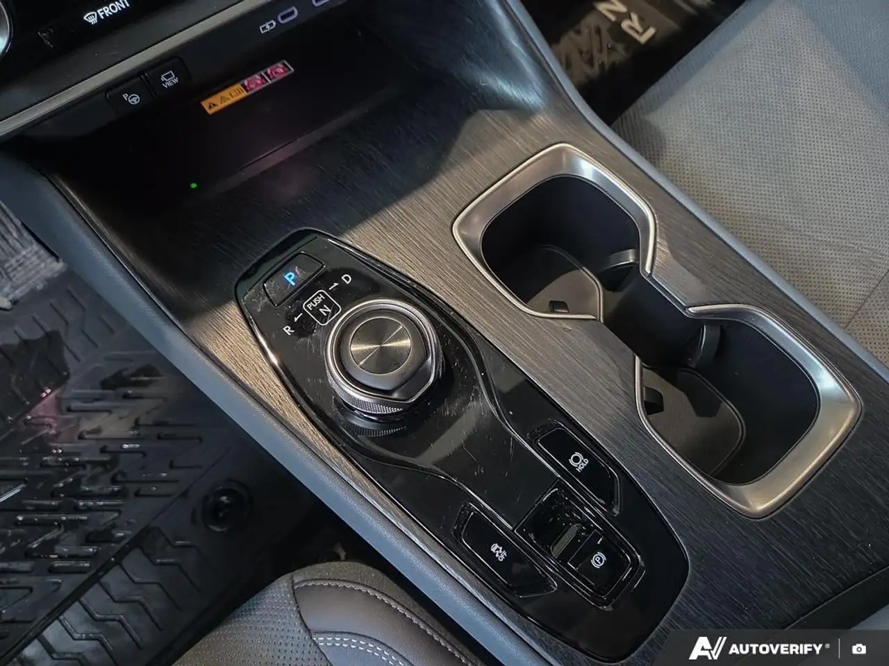 Lexus RZ снимка Lexus RZ