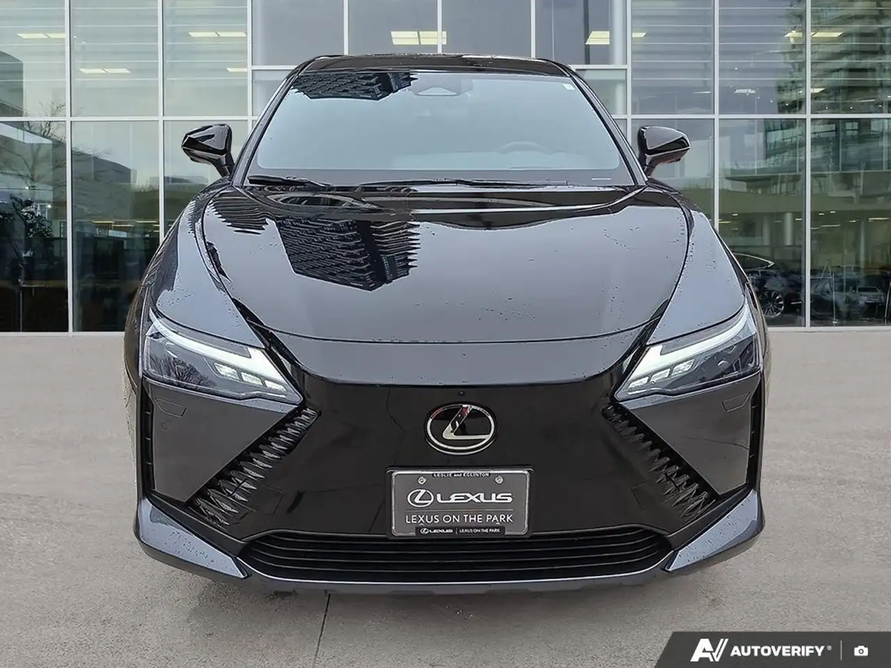 Lexus RZ снимка Lexus RZ
