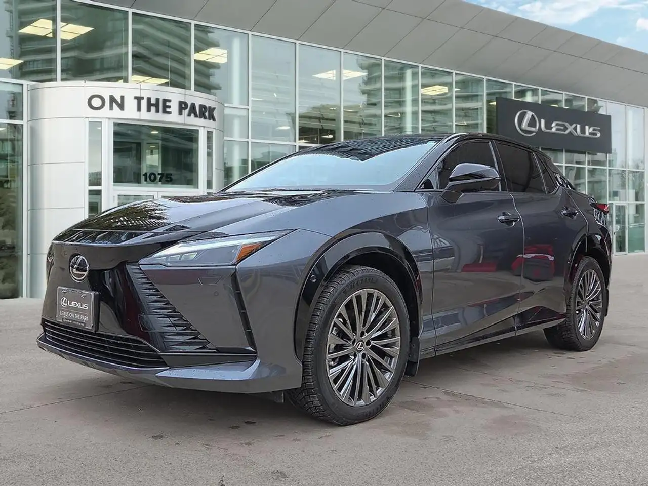 Lexus RZ снимка Lexus RZ