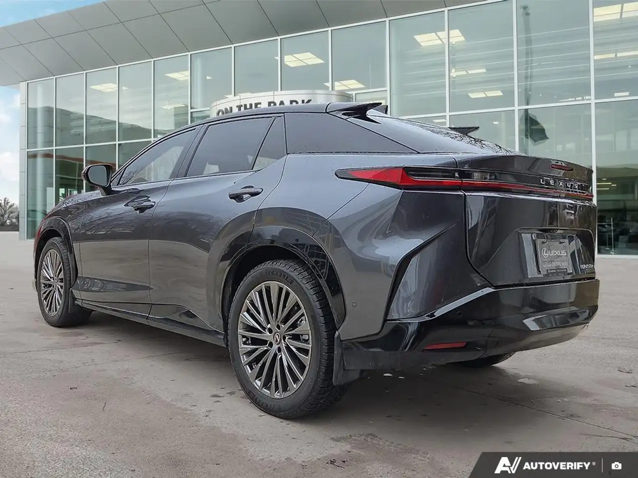 Lexus RZ снимка Lexus RZ