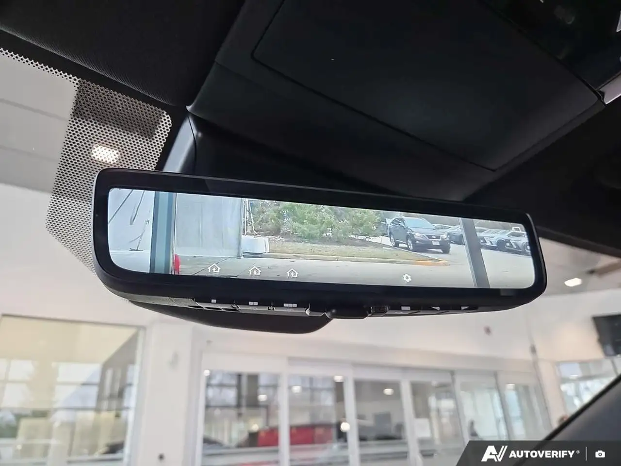 Lexus RZ снимка Lexus RZ