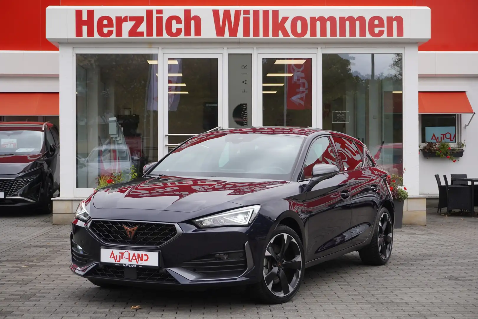 CUPRA Leon 1.4 Hybrid Basis e- Kamera Totwinkel Navi Blau - 2