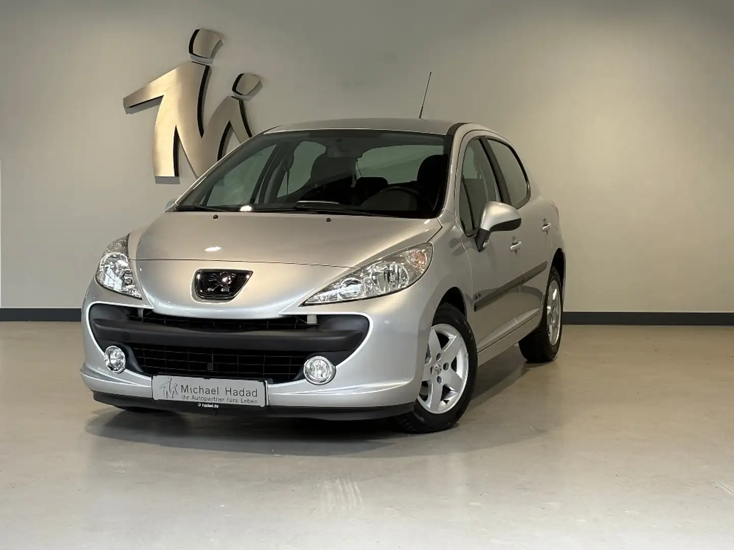 Peugeot 207 1.4 Urban Move 75 Srebrny - 1