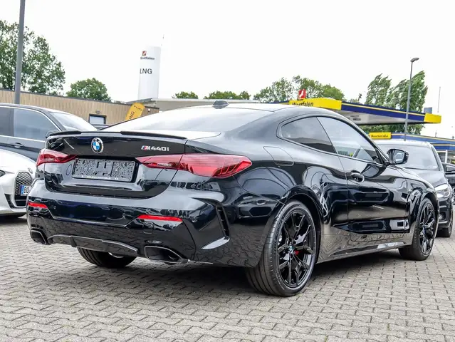 BMW 4 Series view 2