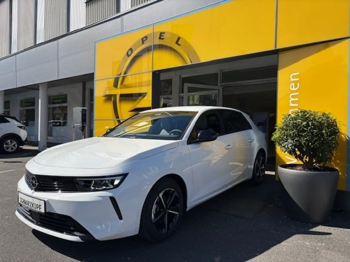 Opel Astra L 1.2 Turbo Edition Clever-Lease-Kauf!!! Weiß - 2