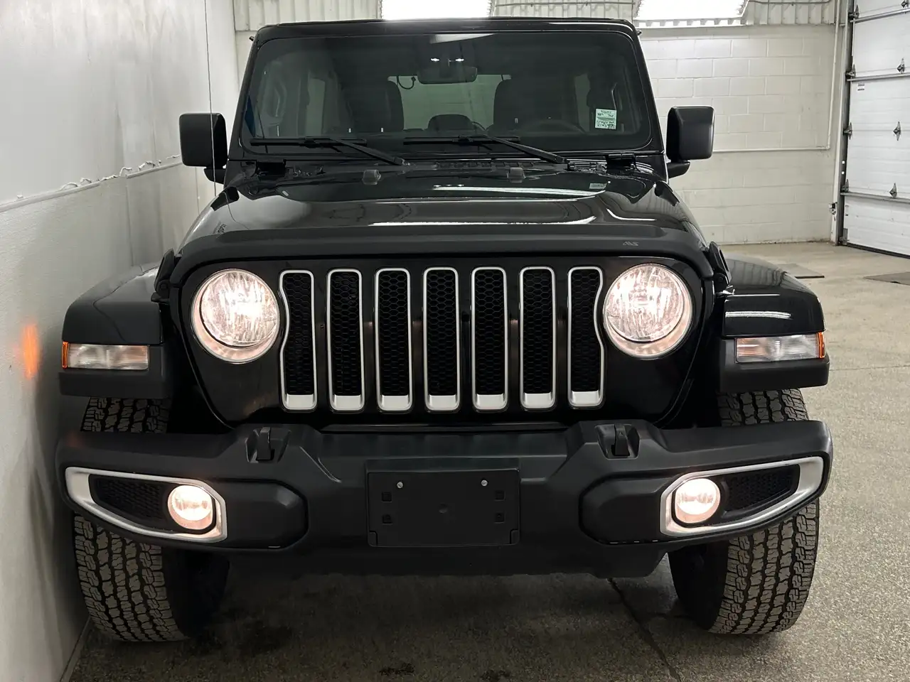 Jeep Wrangler снимка Jeep Wrangler