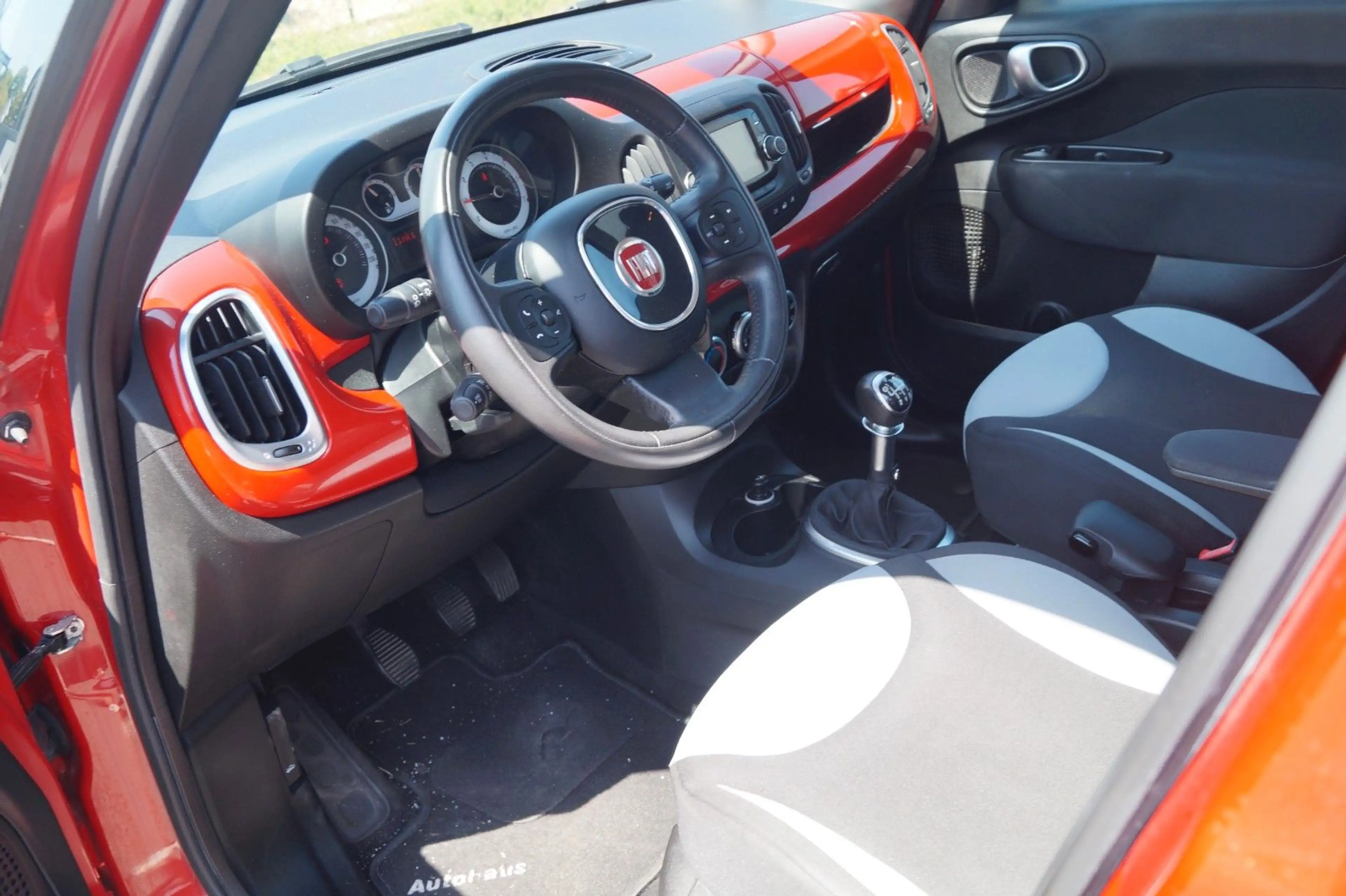 Fiat 500L Pop Star*Navi*Klima*Tempomat*SHZ*MFL*Alu* — photo 10