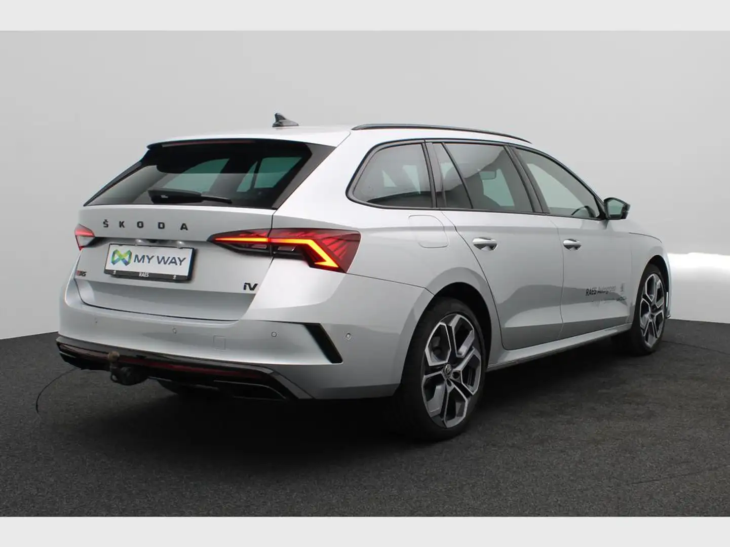 Skoda Octavia Octavia Combi RS 1,4 TSI iV 180 kW 6-speed automat Plateado - 2
