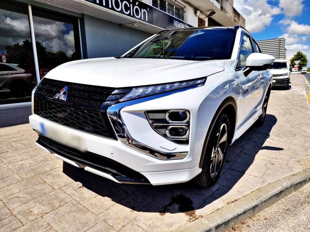 Mitsubishi Eclipse Cross PHEV Kaiteki 4WD - foto 1