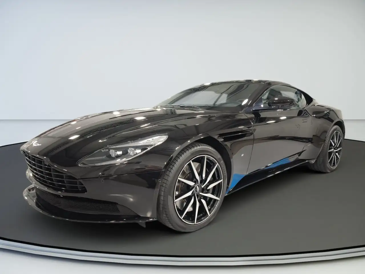 Aston Martin DB11