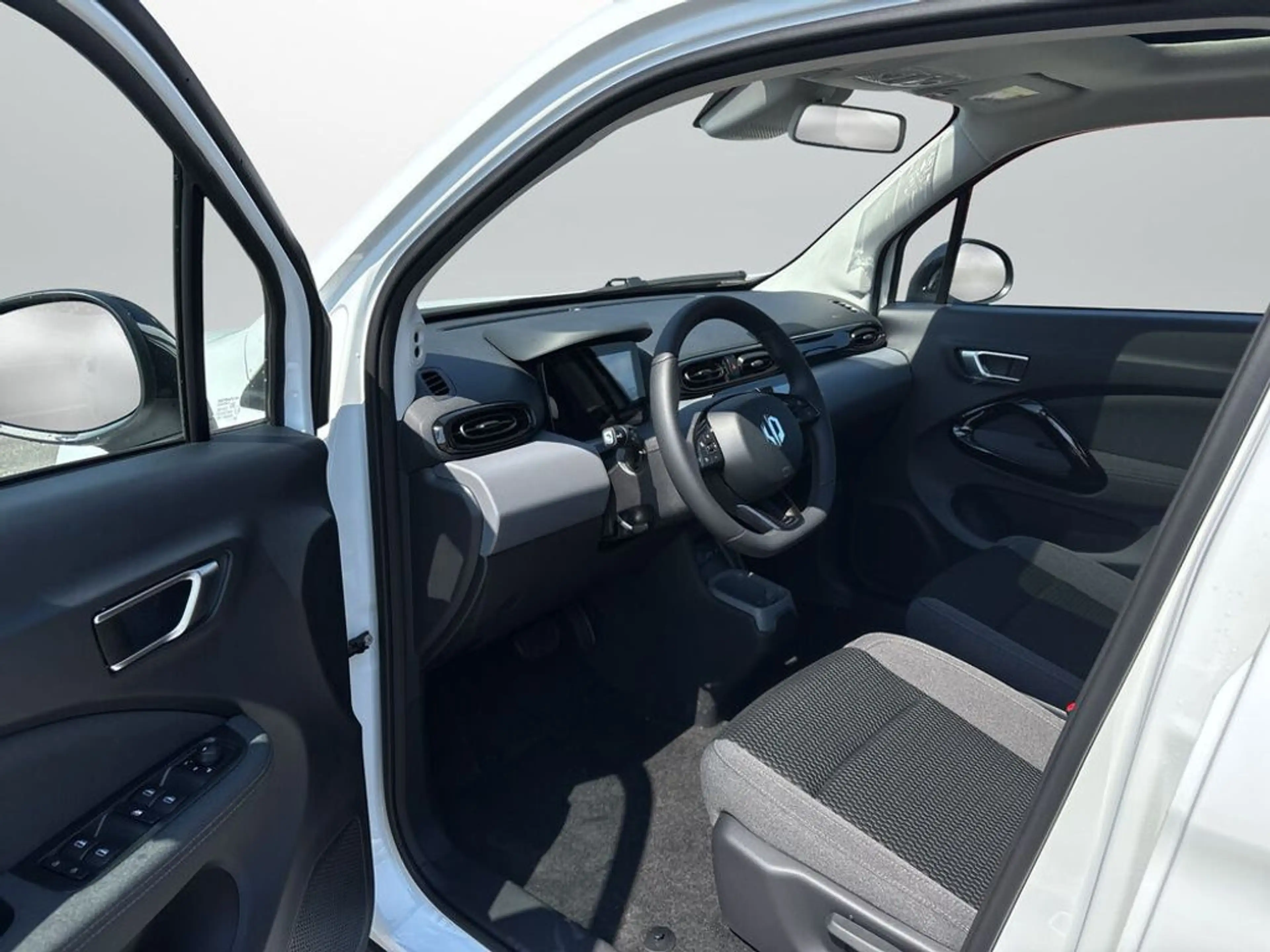 Leapmotor T03 T03 70 kW - EV — photo 8