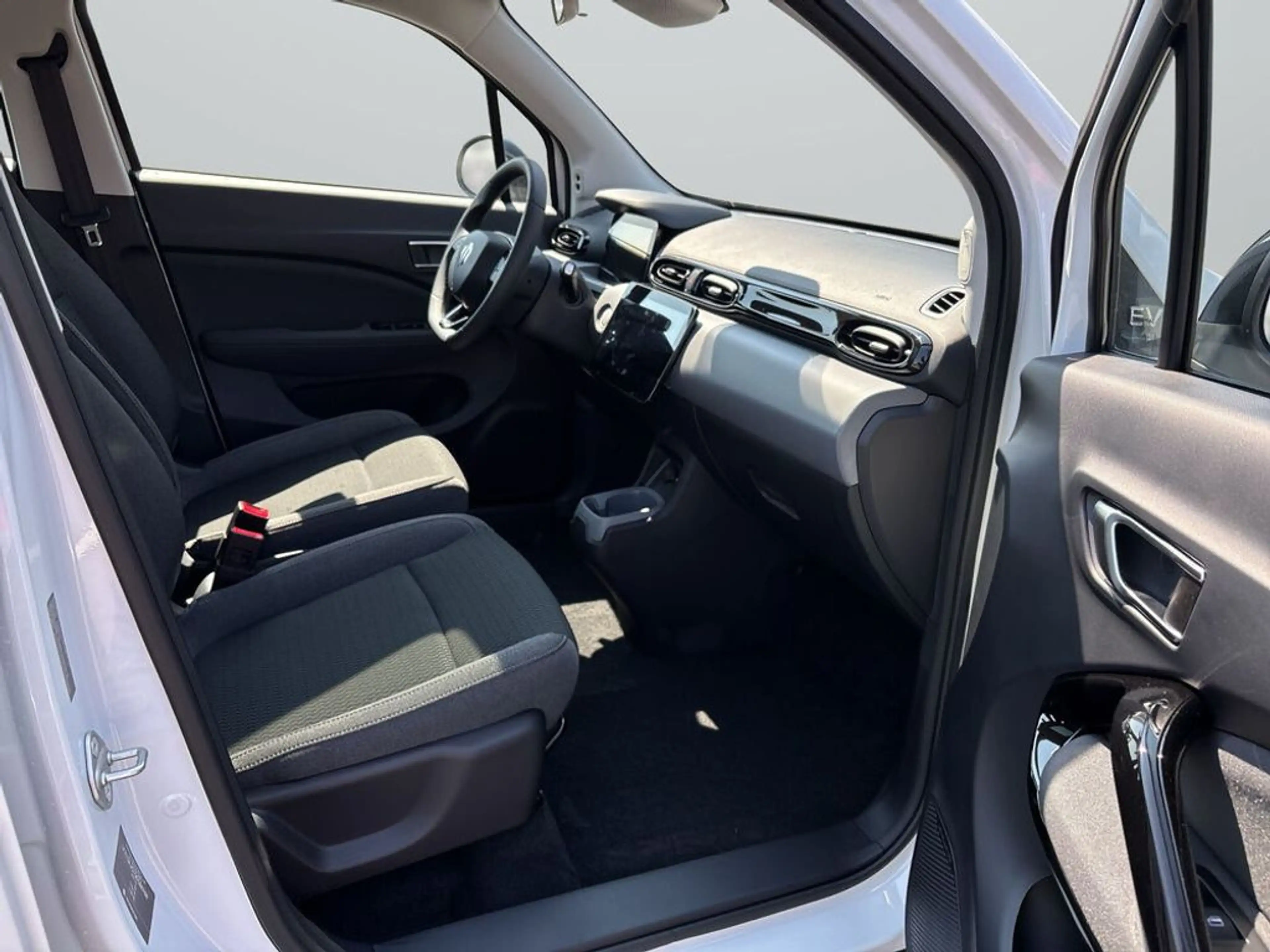 Leapmotor T03 T03 70 kW - EV — photo 9
