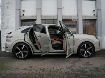 E-Hybrid Coupé SPORTDESIGN-PAKET-ACC-PANO-BEIGE