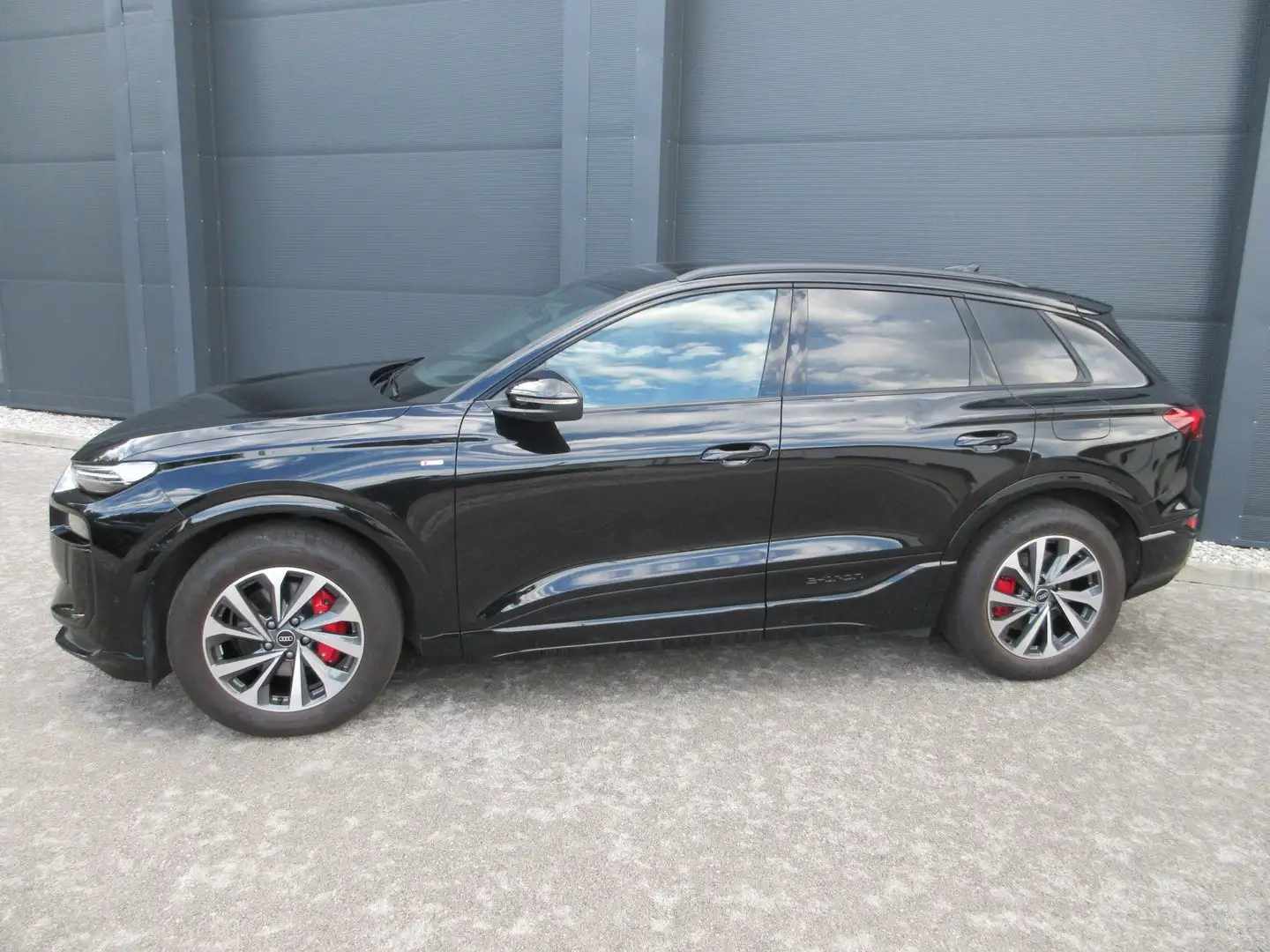 Audi Q6 e-tron e-tron quattro Schwarz - 2