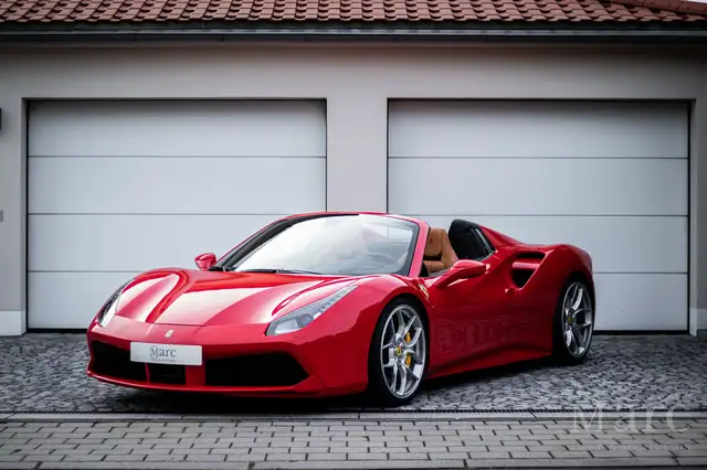 Ferrari 488 Spider / 1.Hand / Lift / JBL / Racing Seats/Carbon