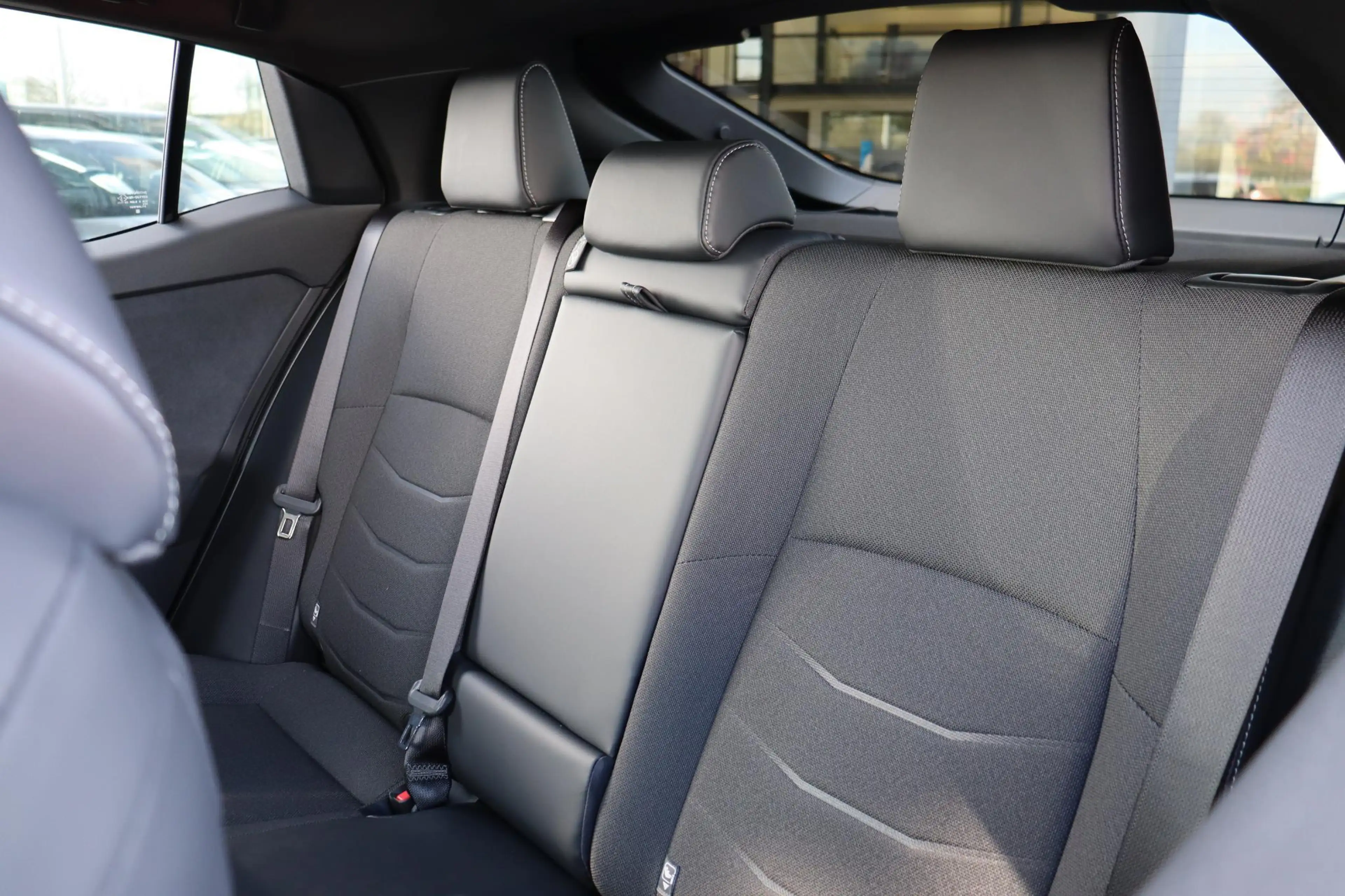 Toyota C-HR+ First Edition 77 kWh 20 Inch Lm velgen — photo 5