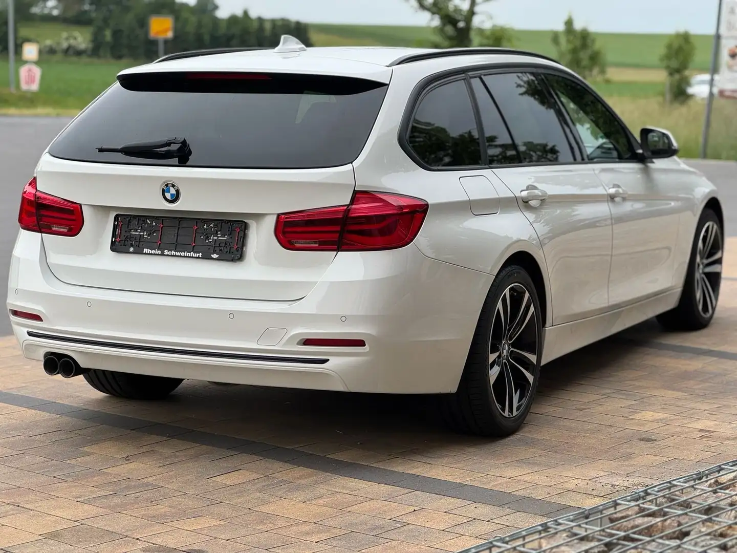 BMW 320 320d Touring Sport Line Blanco - 2