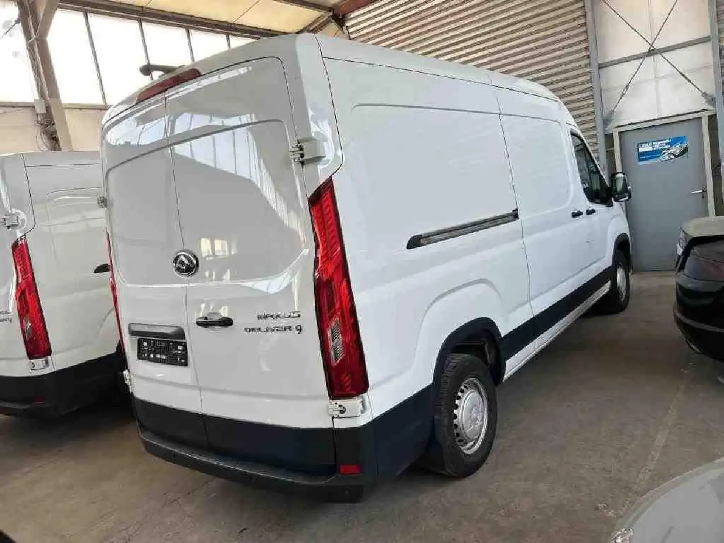 Maxus Deliver 9 L3H2 Blanc - 2