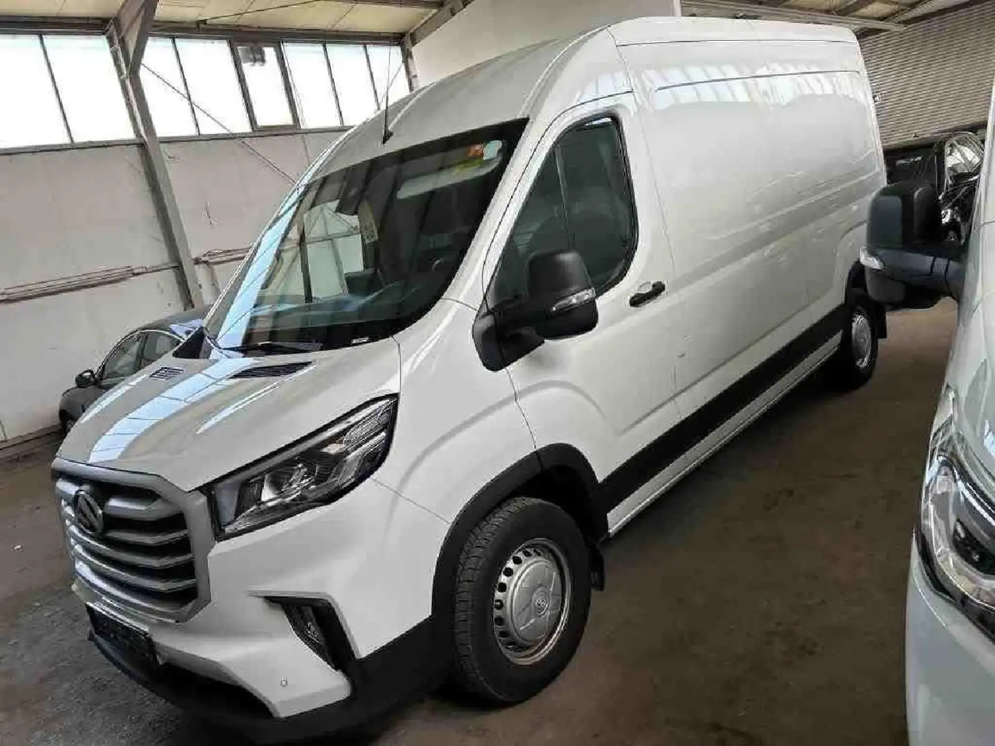 Maxus Deliver 9 L3H2 Blanc - 1