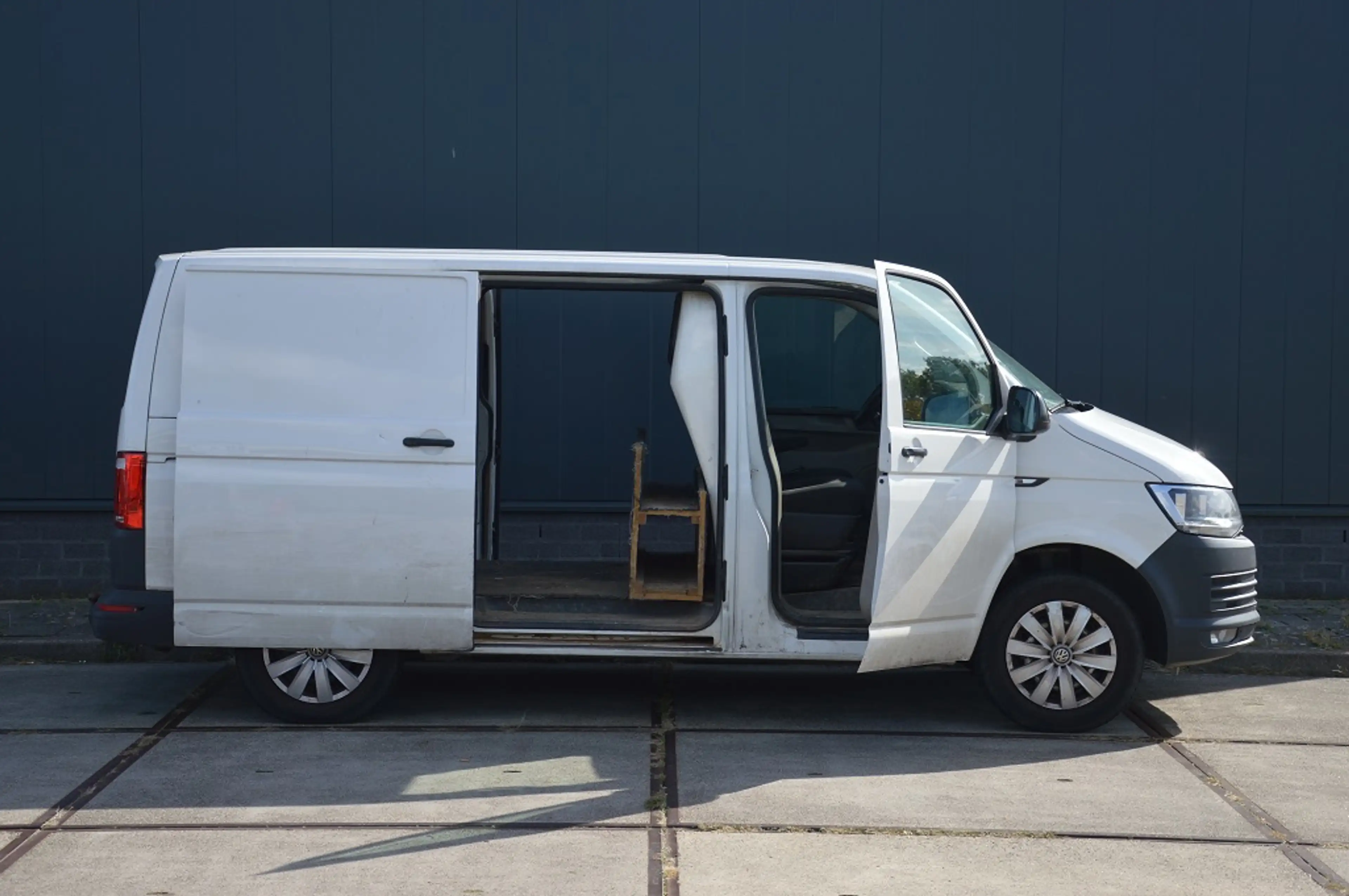 Volkswagen Transporter 2.0 TDI L1H1 Comfortline 102PK Euro 5 Airco schuif — photo 4