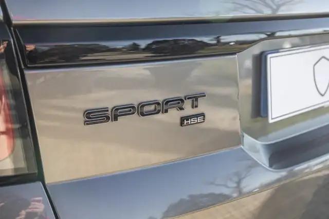 Land Rover Range Rover Sport view 11