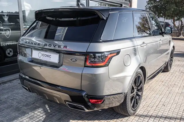 Land Rover Range Rover Sport view 9