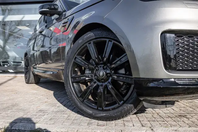 Land Rover Range Rover Sport view 2