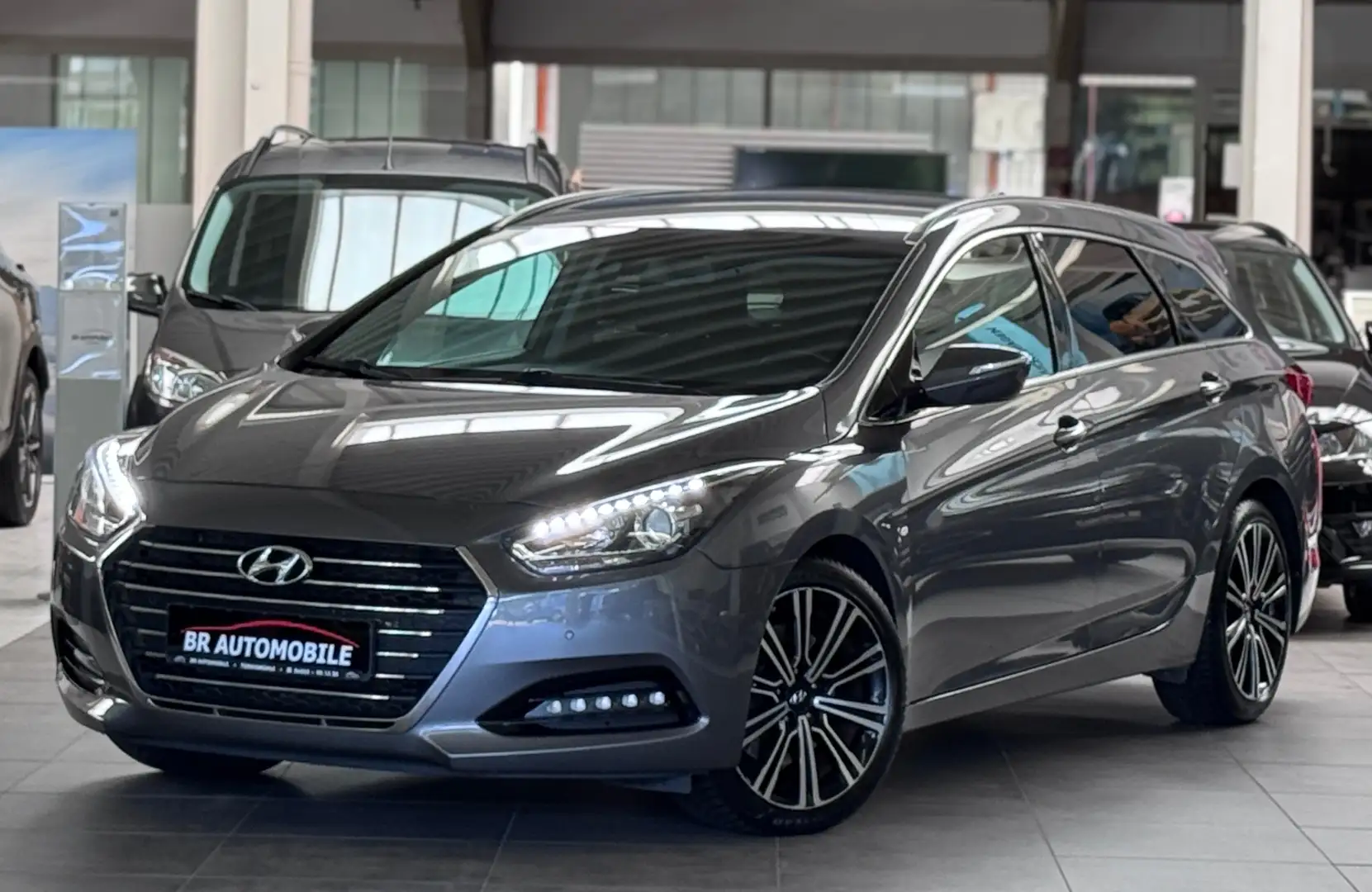 Hyundai i40 Style*Automatik*Keyless Go*Navi*Kamera*18Zoll Grau - 1