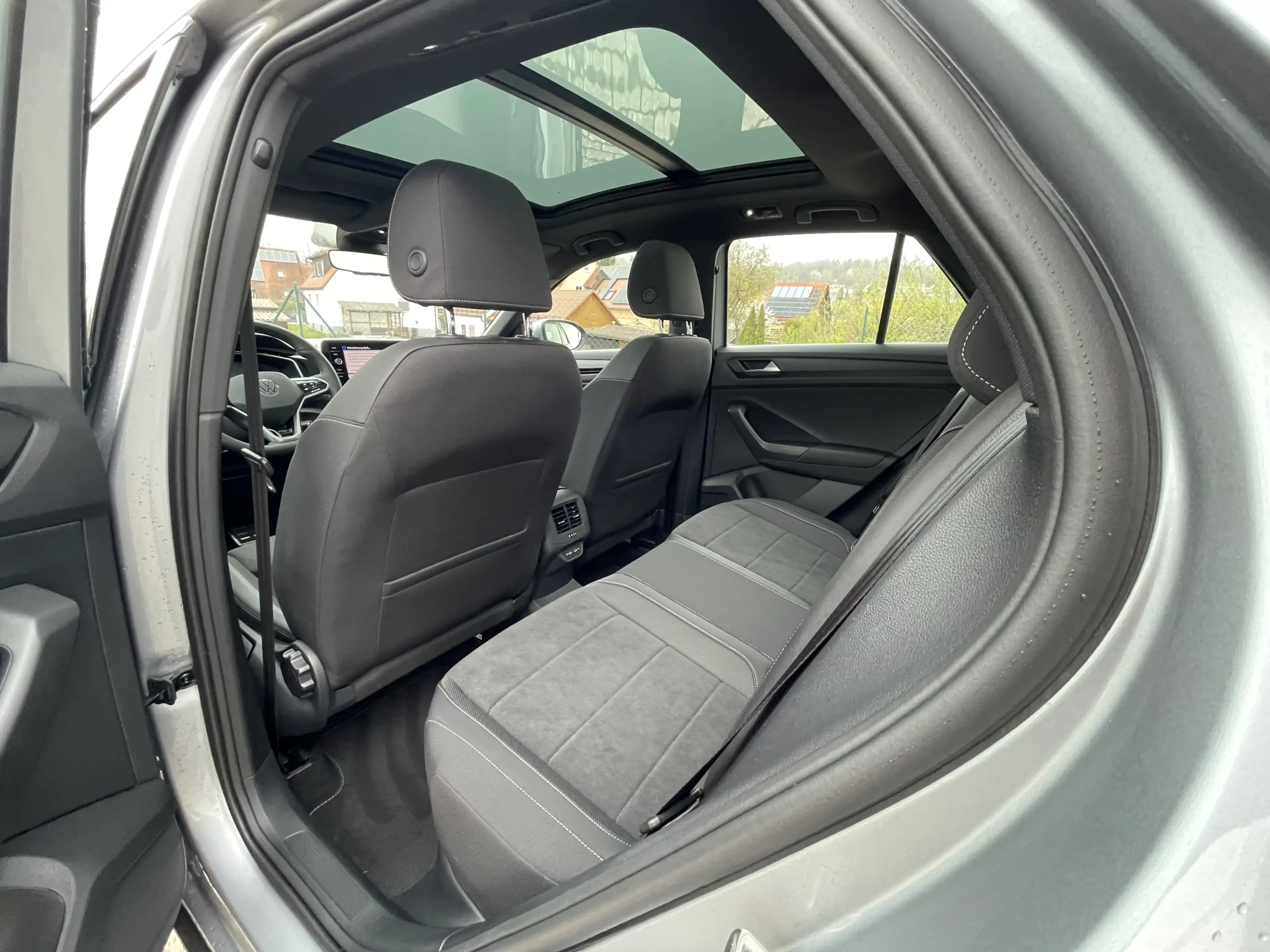 Volkswagen T-Roc R-Line 1.5 TSI DSG ACC PANO KAM NAV — photo 15
