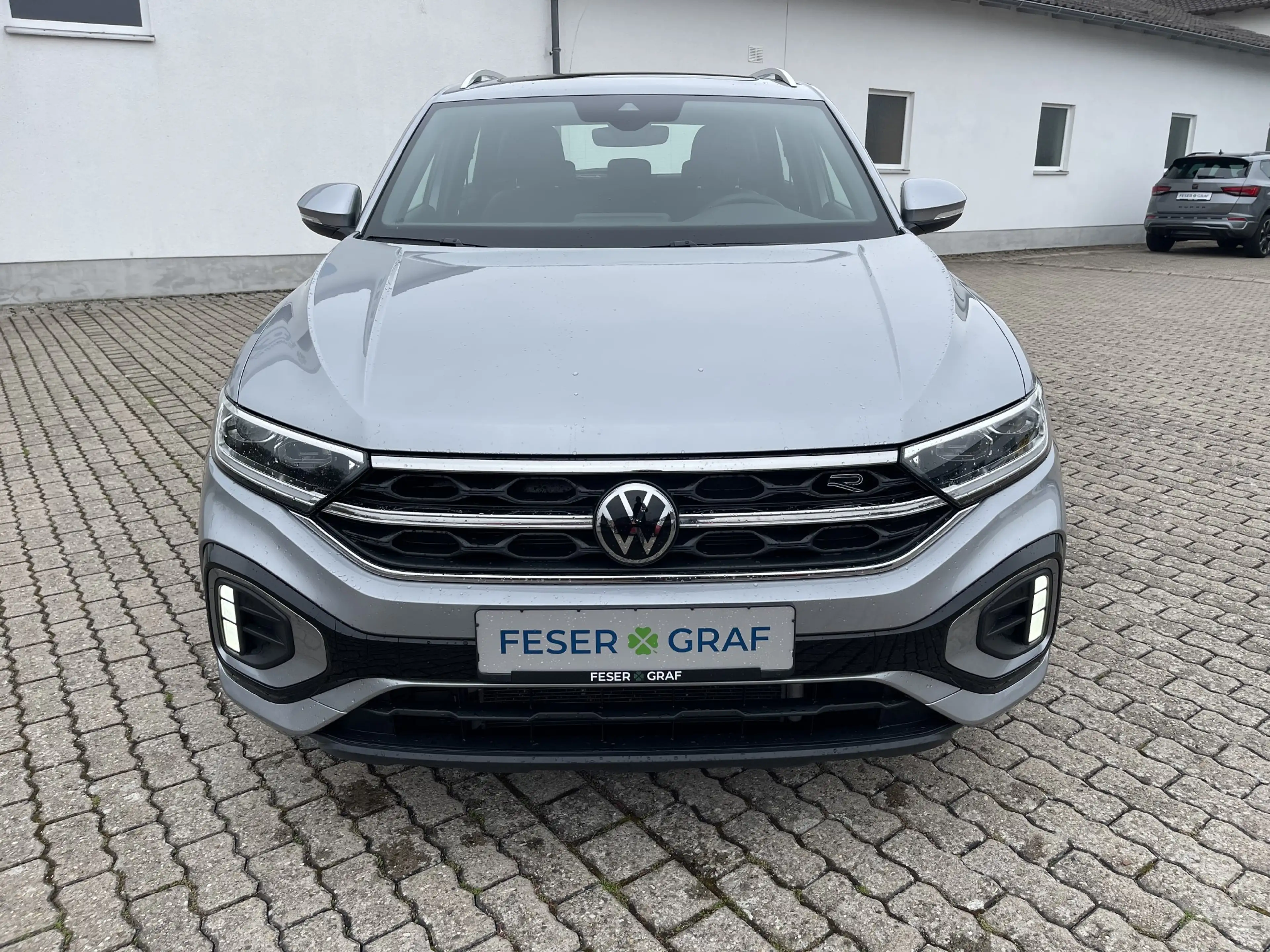 Volkswagen T-Roc R-Line 1.5 TSI DSG ACC PANO KAM NAV — photo 3