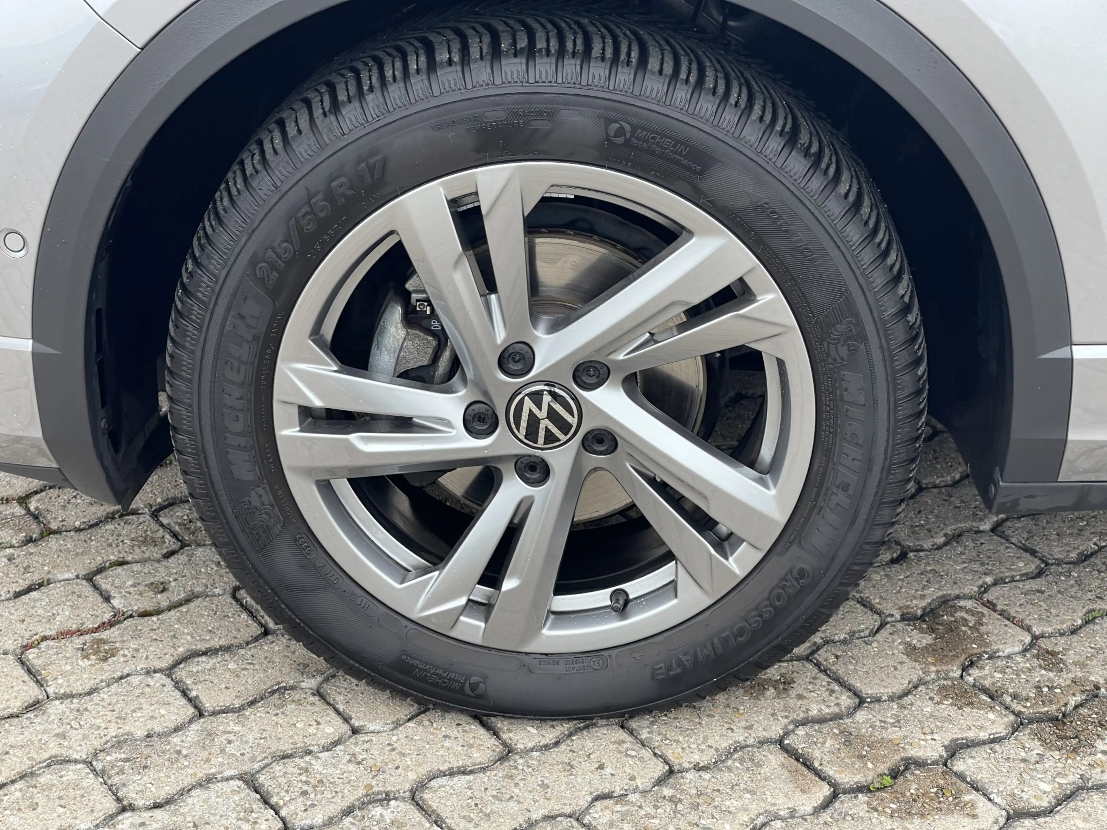 Volkswagen T-Roc R-Line 1.5 TSI DSG ACC PANO KAM NAV — photo 10