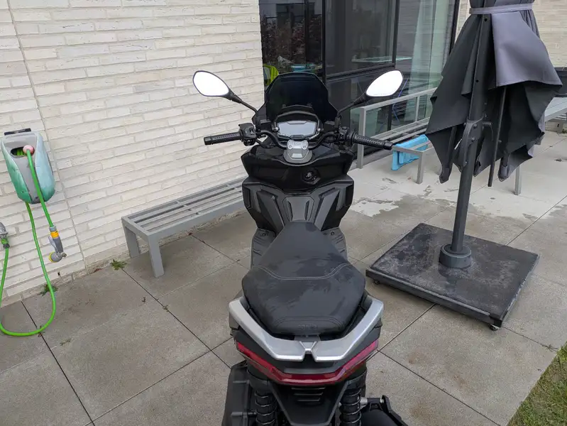 Aprilia SR GT 125 - foto 7