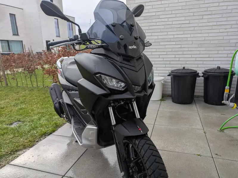 Aprilia SR GT 125 - foto 6