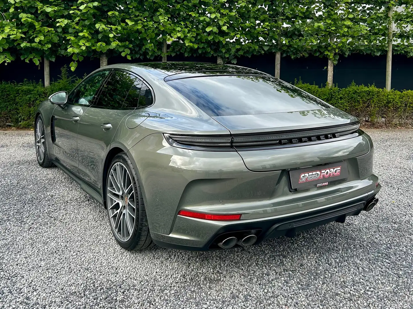 Porsche Panamera 4 E-Hybrid  | 21" | SportDesign Pakket | Pano Dak Verde - 2