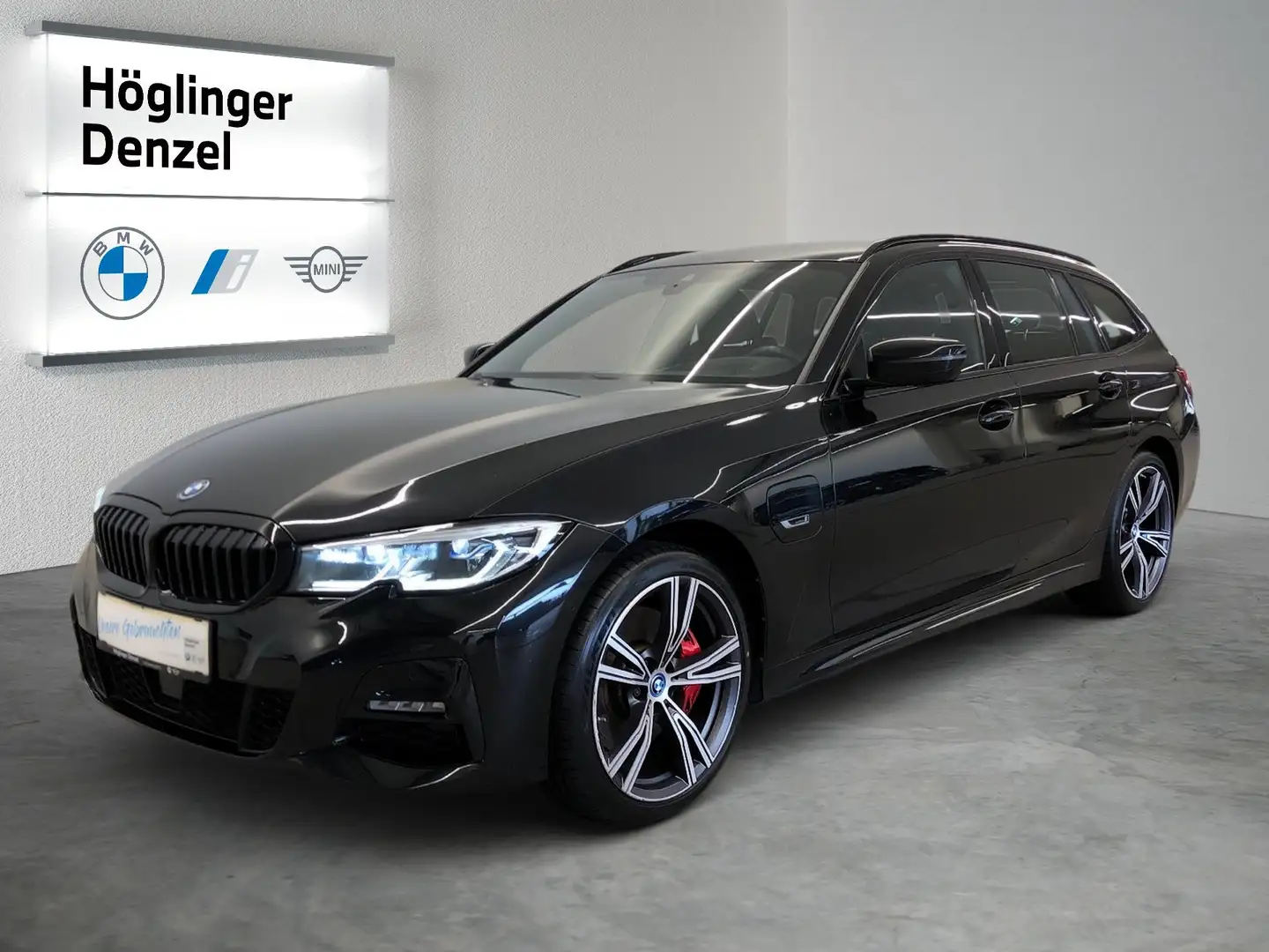 BMW 330 330e xDrive Zwart - 2