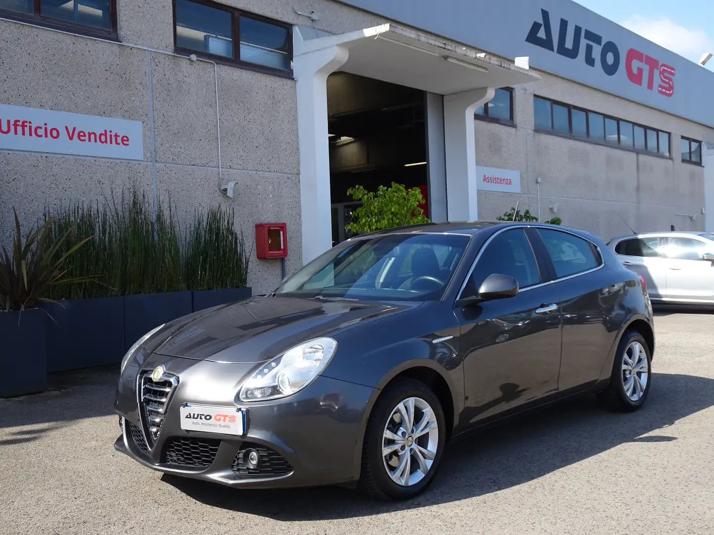 Alfa Romeo Giulietta Giulietta 1.6 jtdm(2) Distinctive Grau - 1