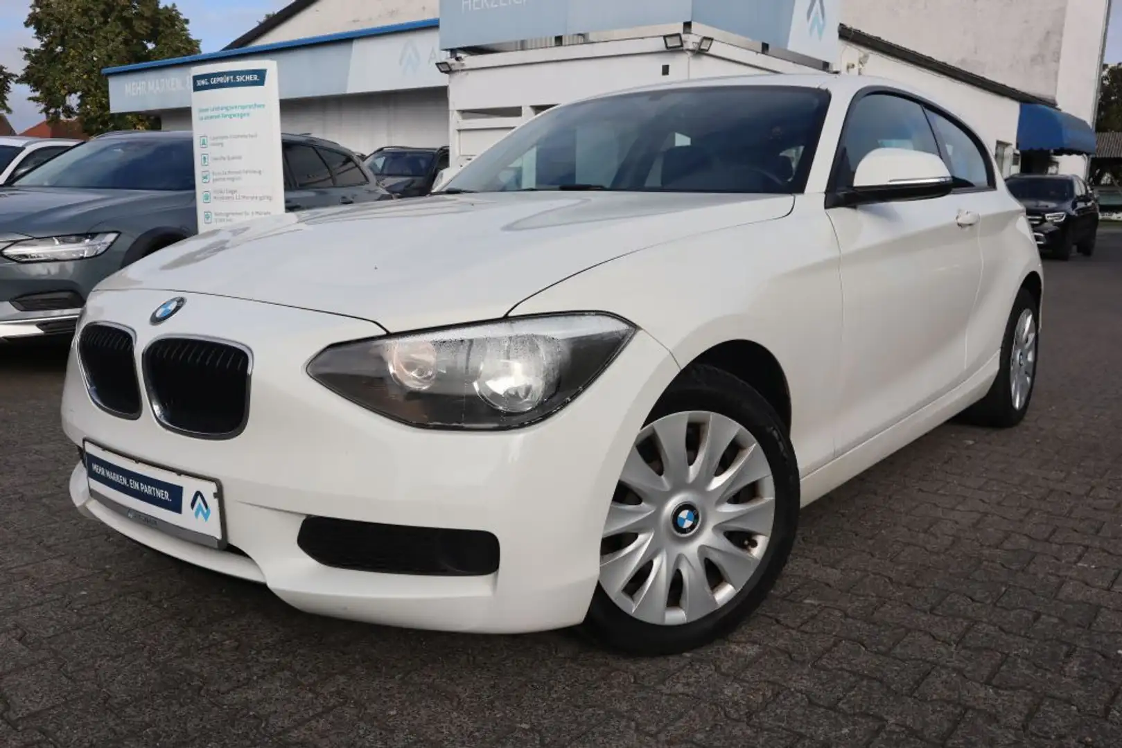 BMW 114 114i - 1