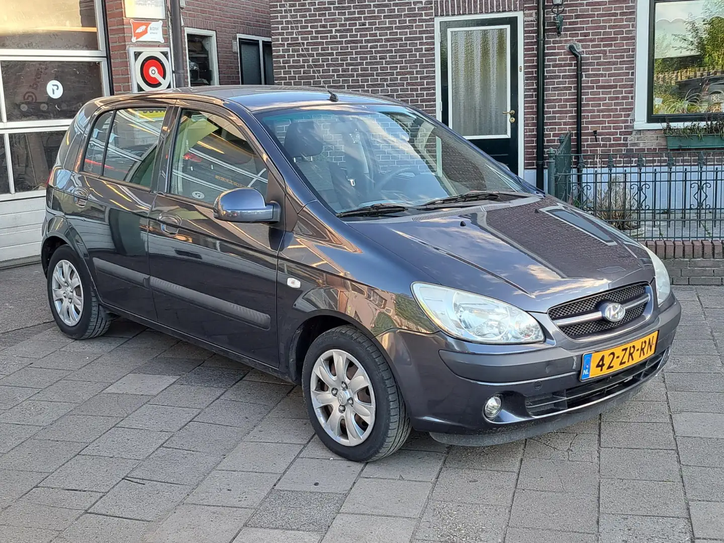 Hyundai Getz 1.4i Active Cool Gris - 2