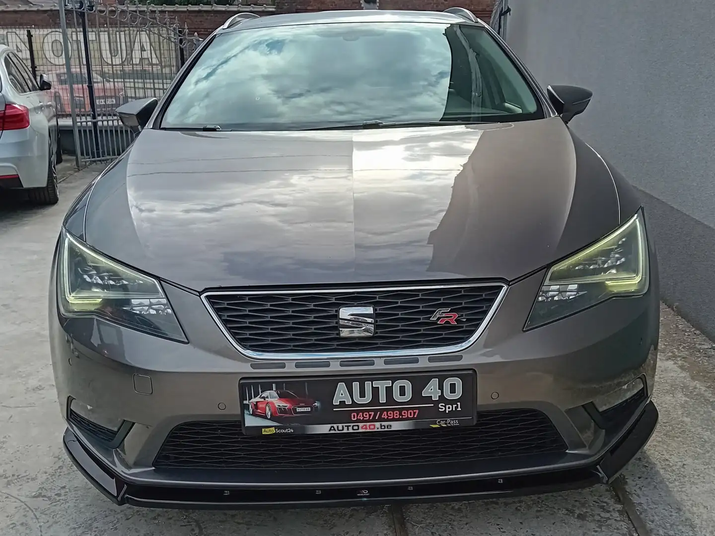 SEAT Leon Pack FR - Boite Auto - Extra Full Opts - 1.6TDI Grau - 2