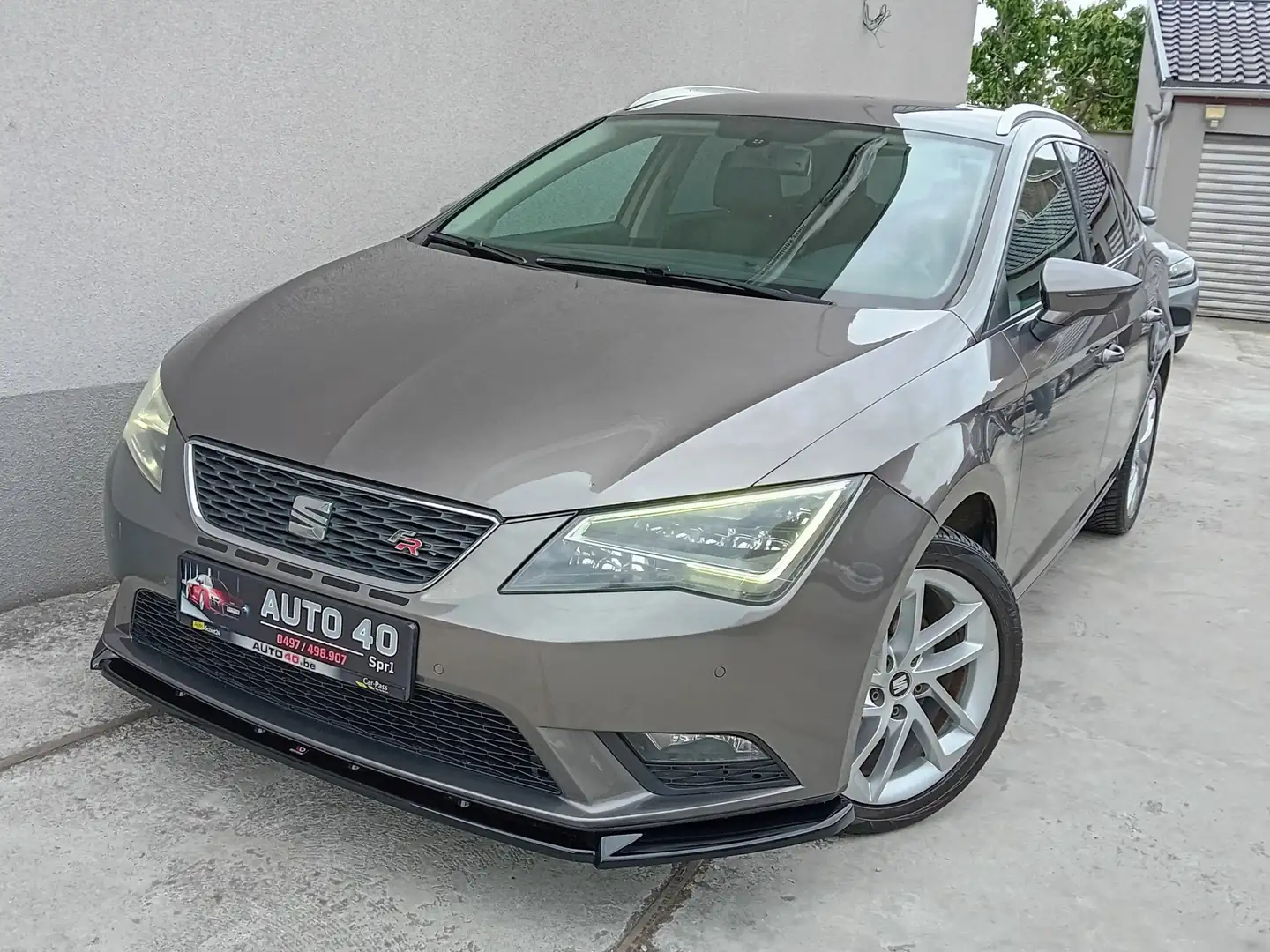 SEAT Leon Pack FR - Boite Auto - Extra Full Opts - 1.6TDI Grau - 1
