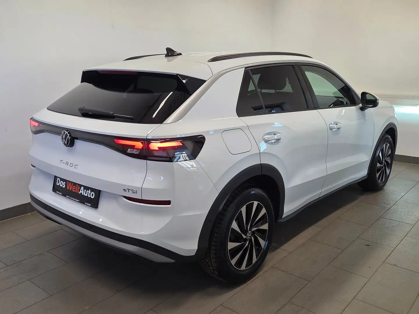 Volkswagen T-Roc Life eTSI DSG Weiß - 2