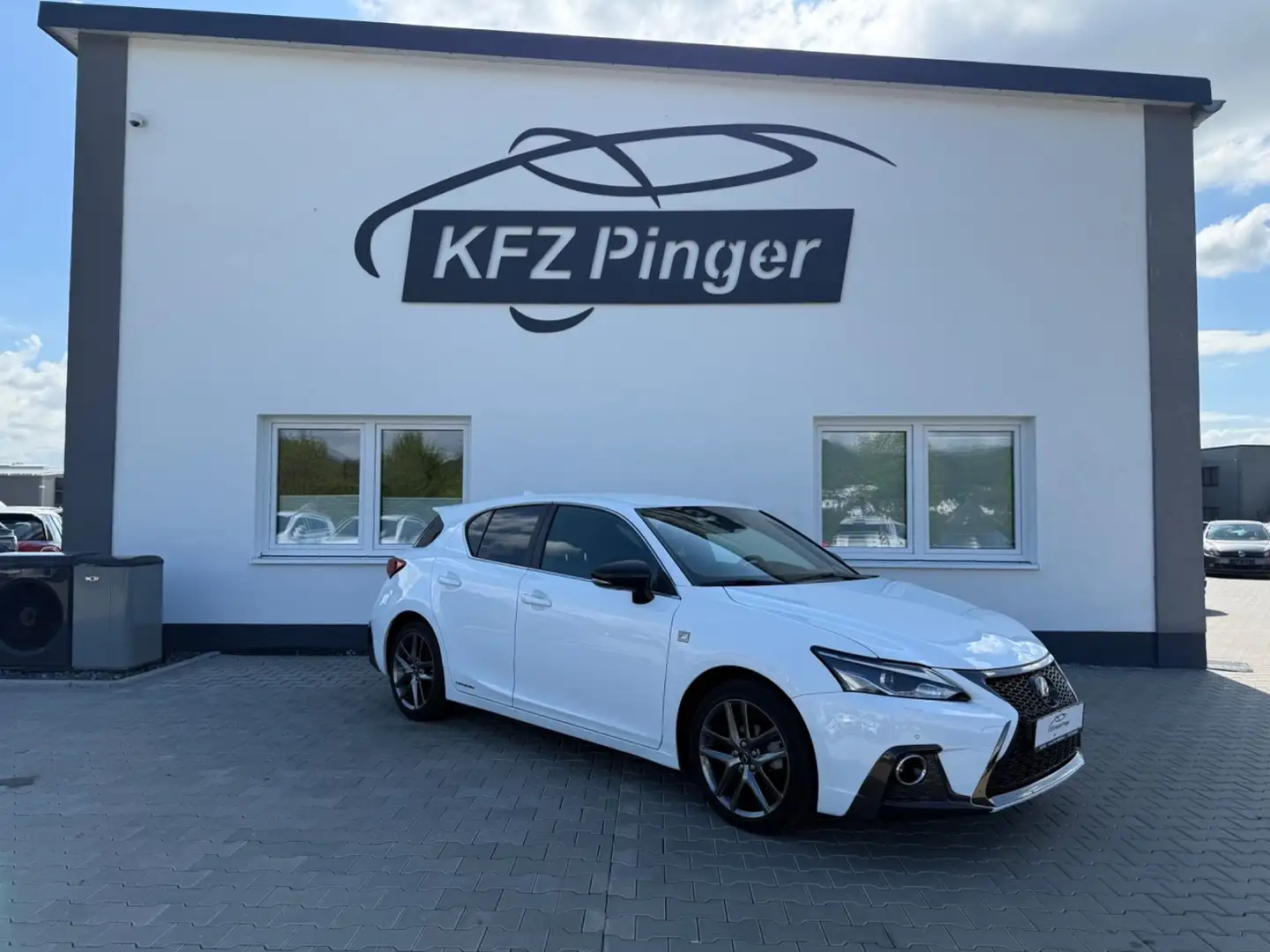 Lexus CT 200h Weiß - 1