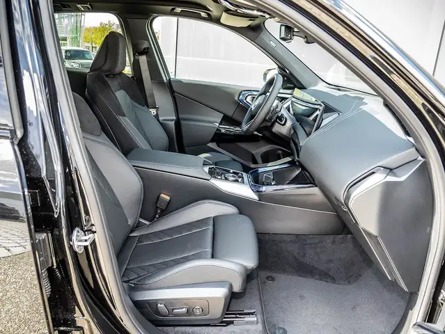 BMW X3 view 4