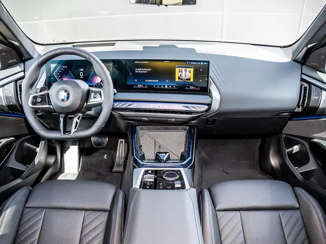 BMW X3 view 5