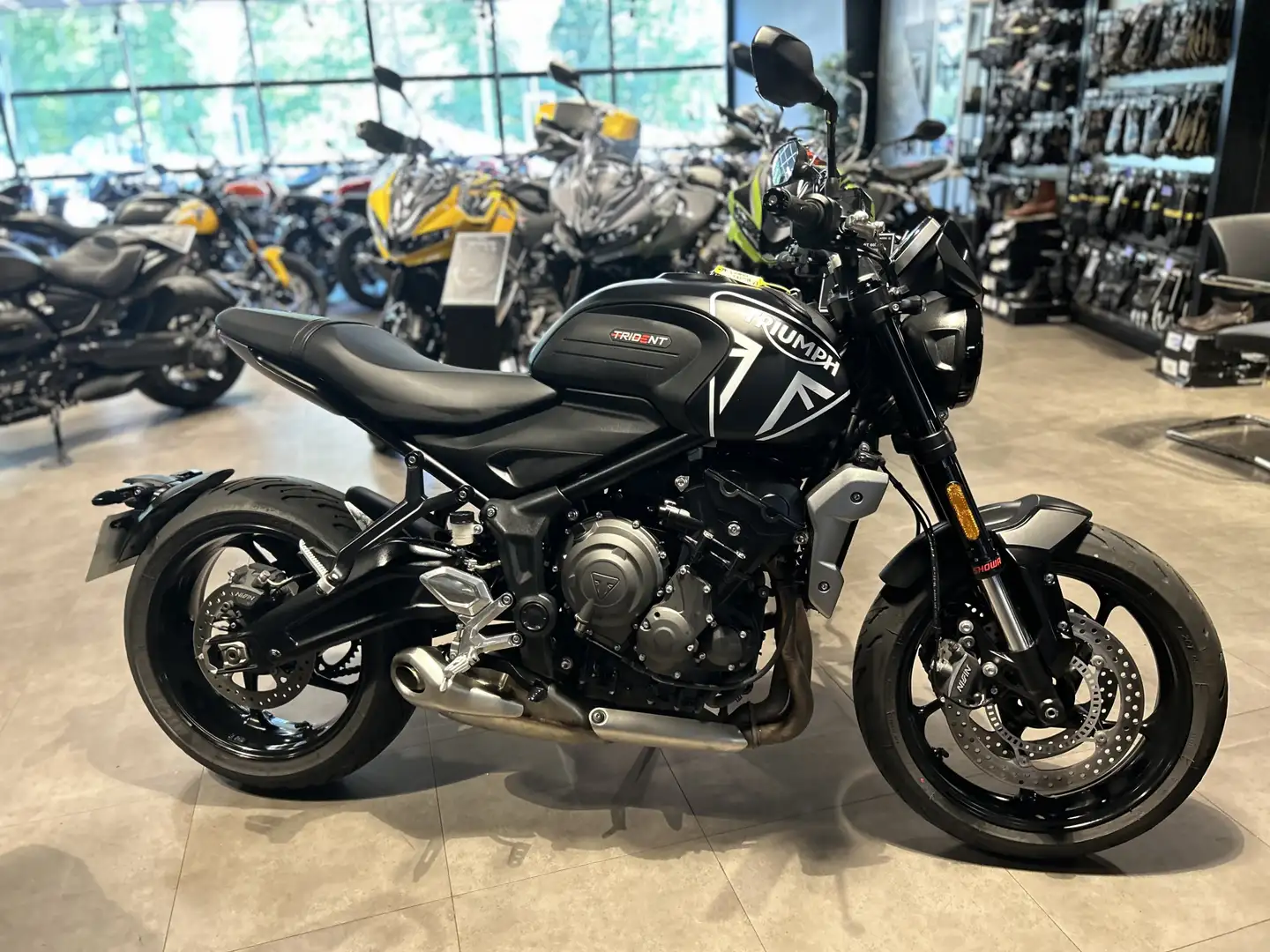 Triumph Trident 660 Zwart - 1