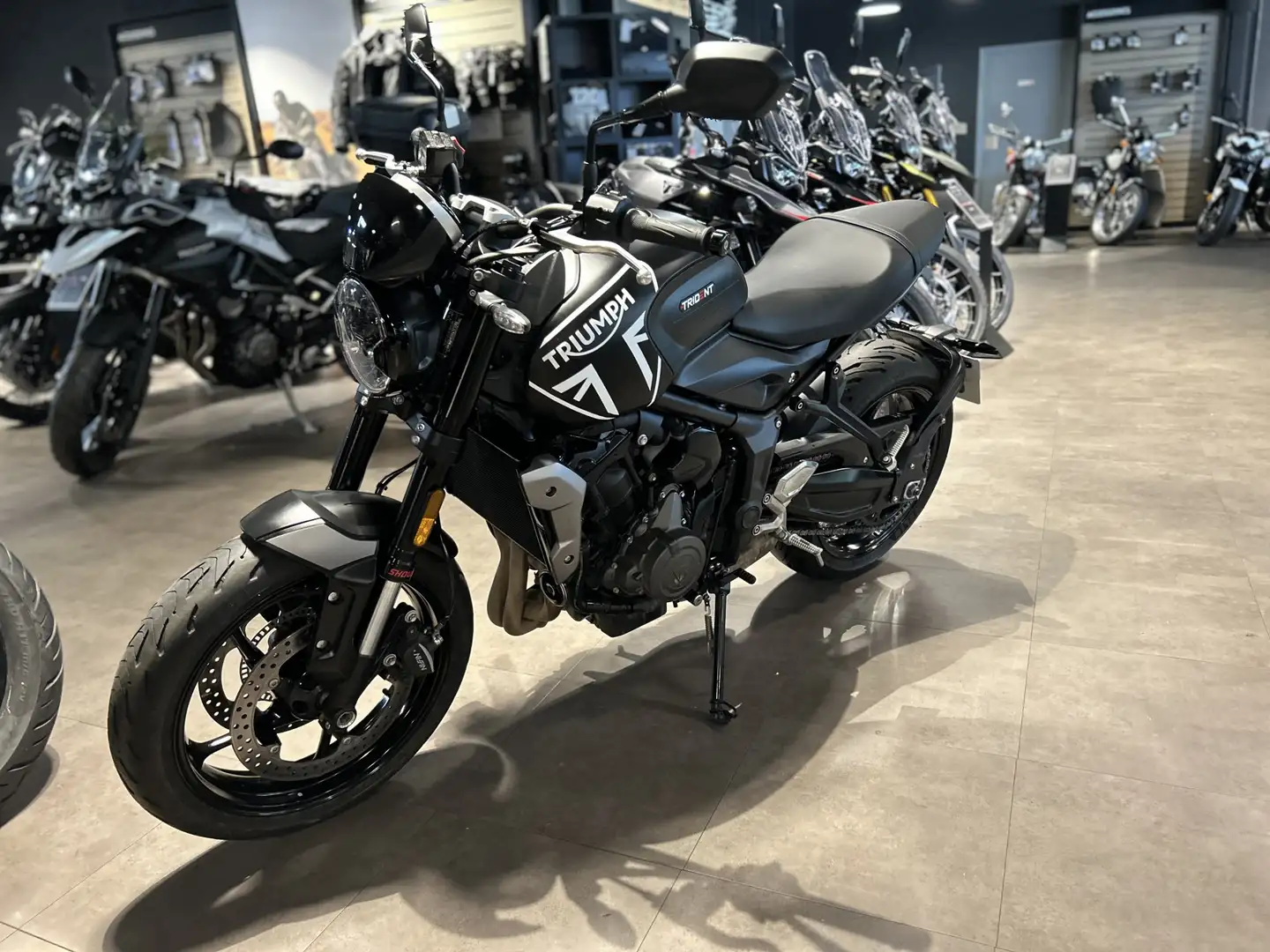Triumph Trident 660 Zwart - 2