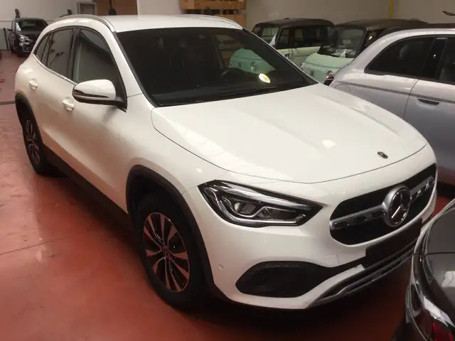 Mercedes-Benz GLA 250 GLA 250 e PHEV Luxury Line