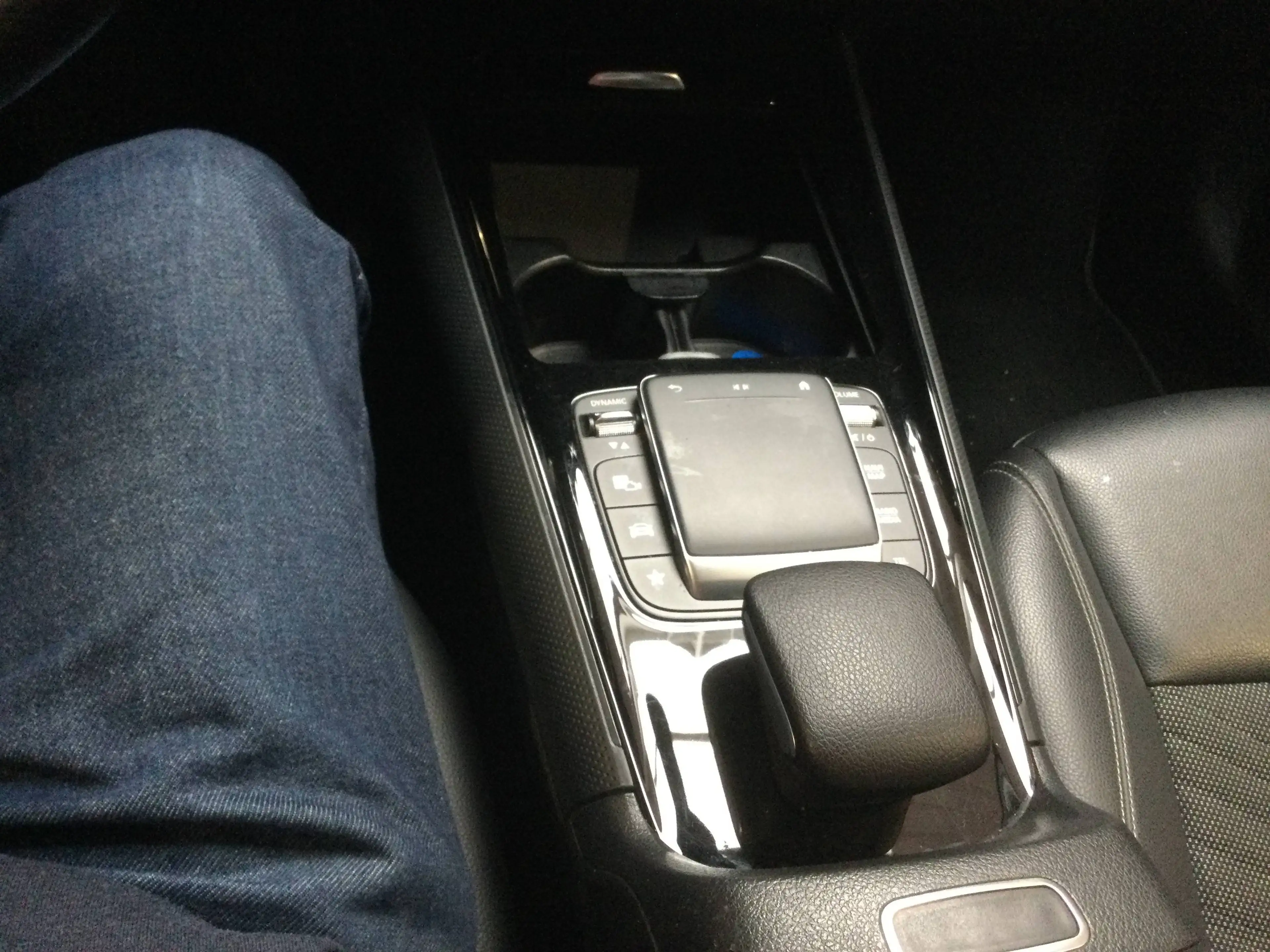 Mercedes-Benz GLA 250 GLA 250 e PHEV Luxury Line — photo 11