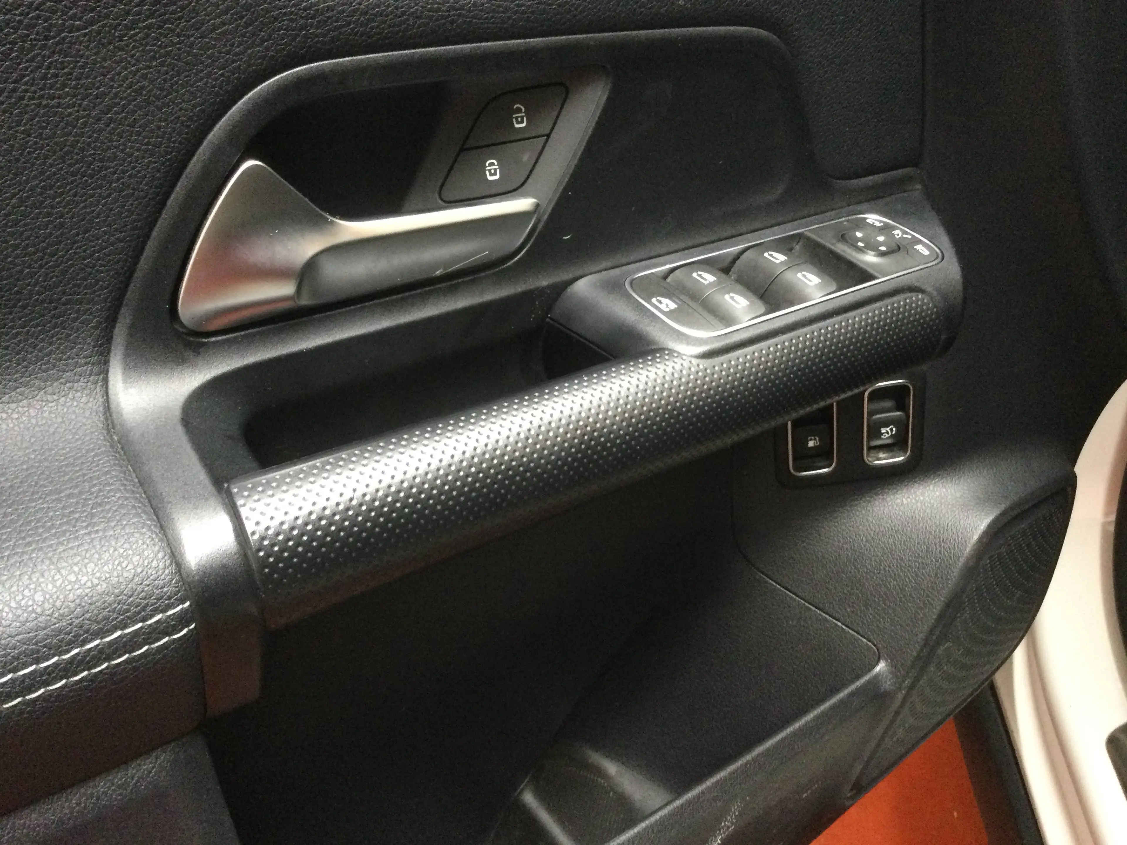Mercedes-Benz GLA 250 GLA 250 e PHEV Luxury Line — photo 7
