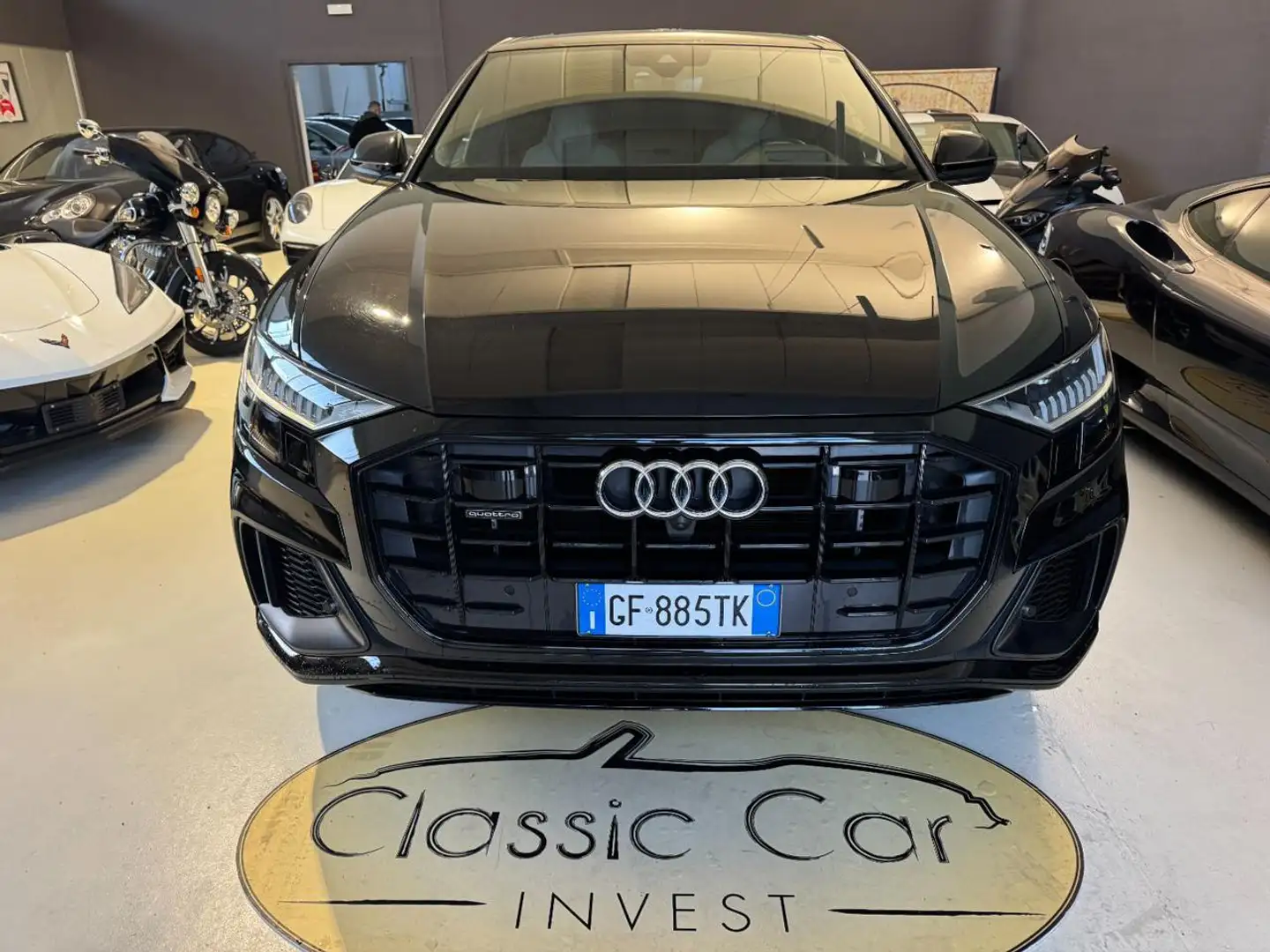 Audi Q8 55 TFSI e quattro tiptronic S LINE Schwarz - 2